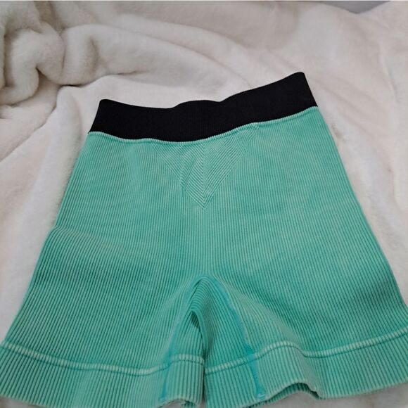 Zenana Ribbed Bicolor Shorts - Picture 4 of 4